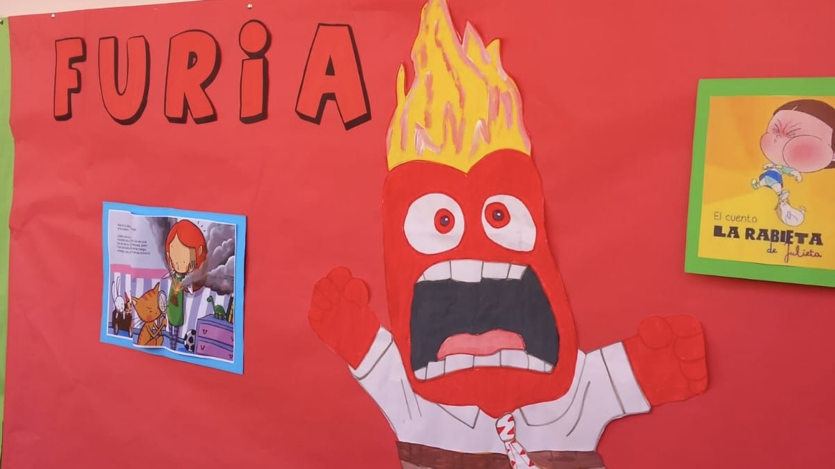 Mural con el dibujo de furia, emoción de la película ‘Inside Out’.